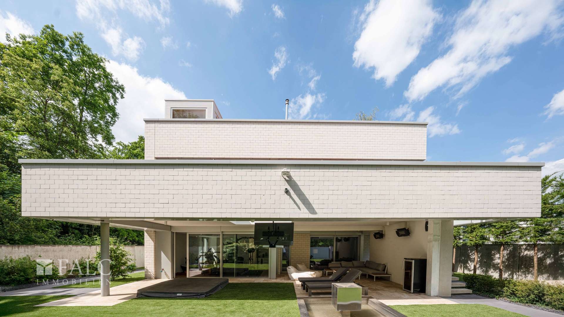 Außenansicht_Rückseite (2)